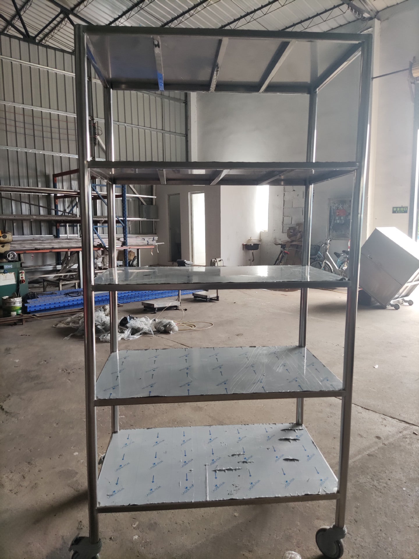 Stainless steel shelves mobile shelves kitchen warehouse special vegetable and pulp storage racks hospital shelves