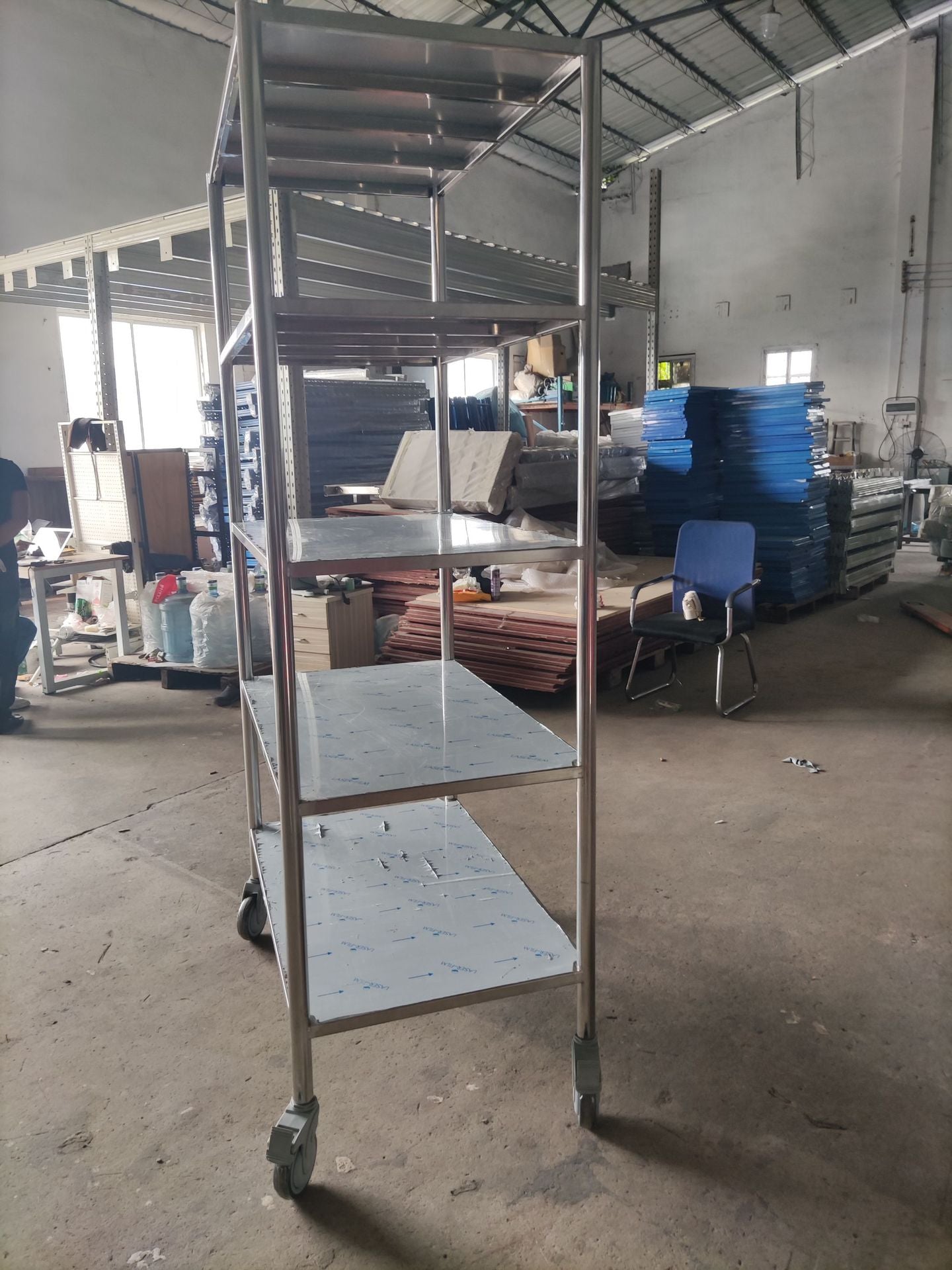 Stainless steel shelves mobile shelves kitchen warehouse special vegetable and pulp storage racks hospital shelves