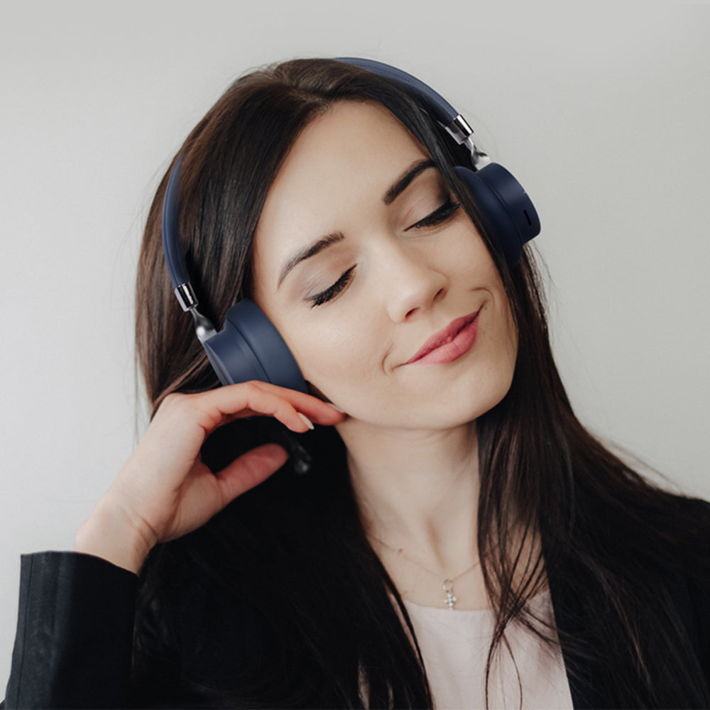 Active noise canceling bluetooth headphones with microphone