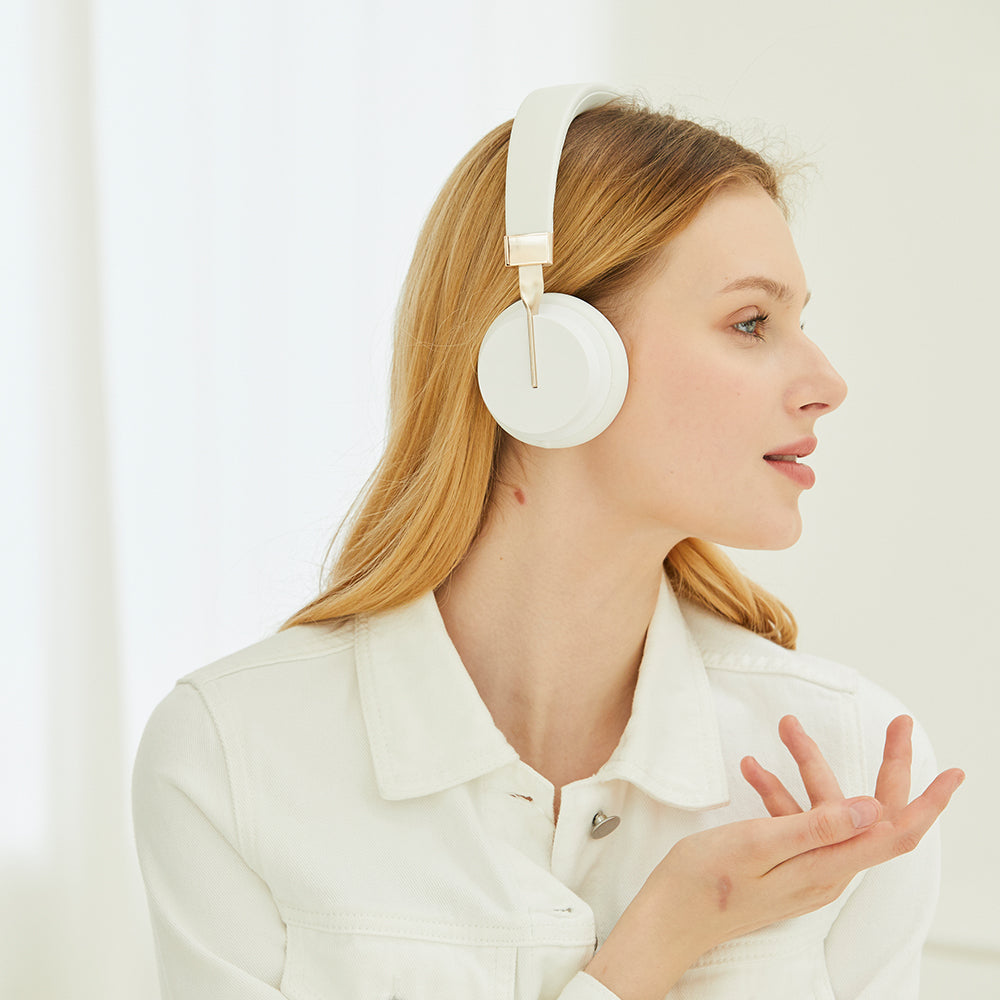 Active noise canceling bluetooth headphones with microphone