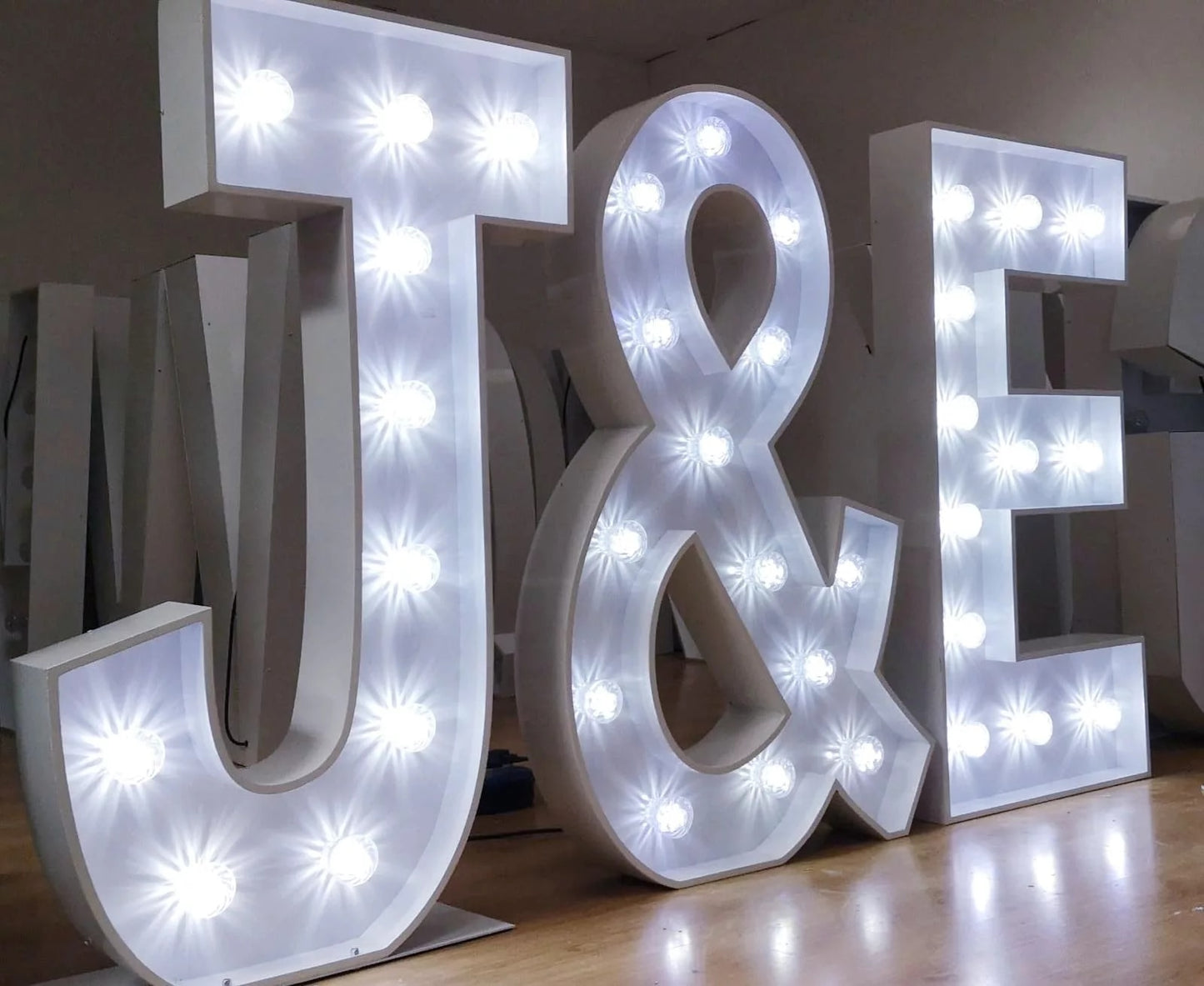 LED large illuminated subtitle letter logo giant illuminated letters