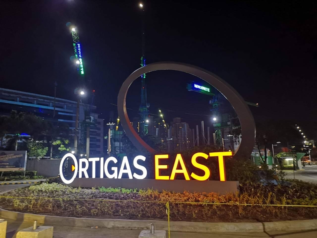 Customized waterproof 3D acrylic LED letter store advertising sign